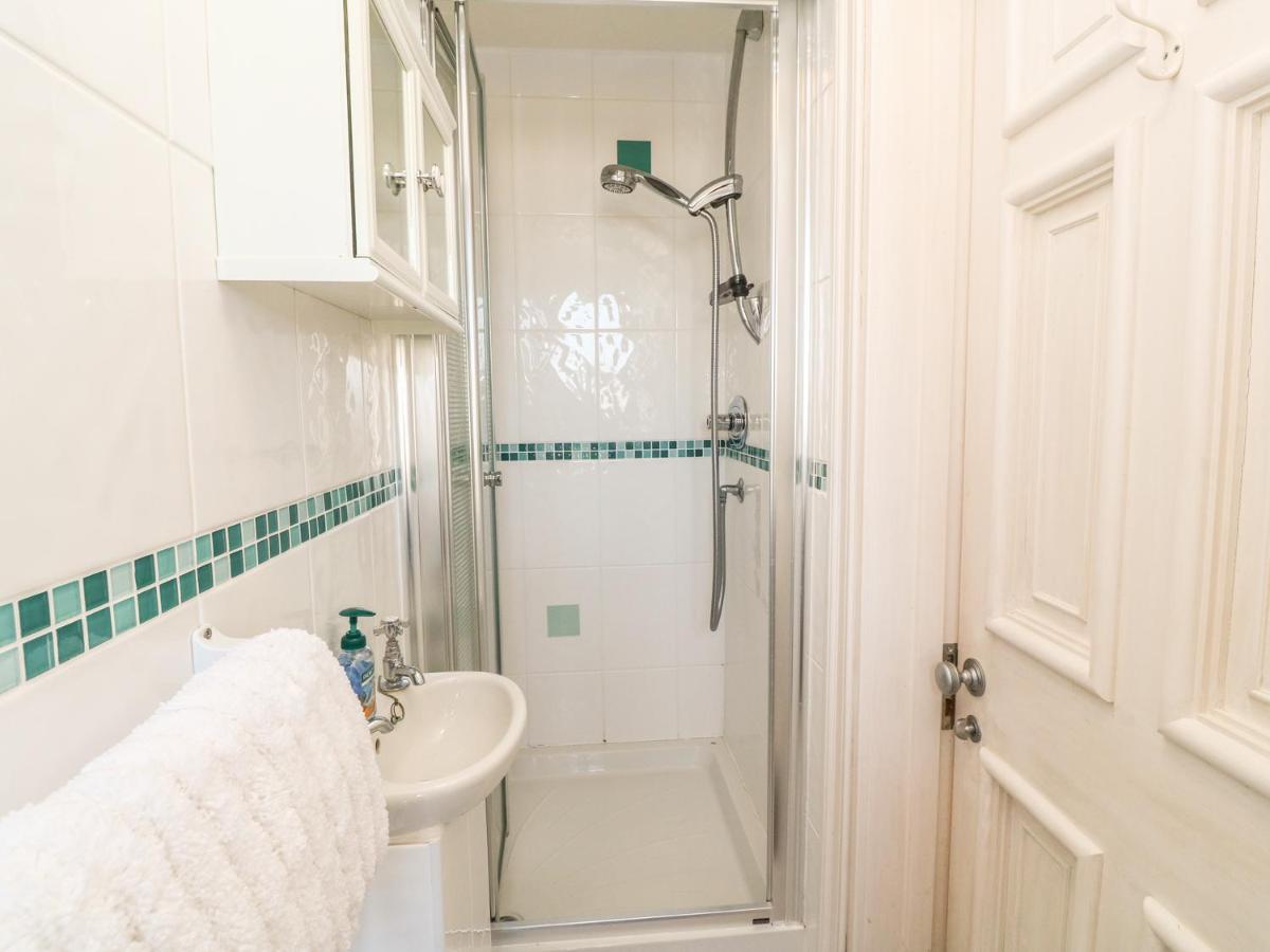 Surf Song Apartment Penzance Bagian luar foto