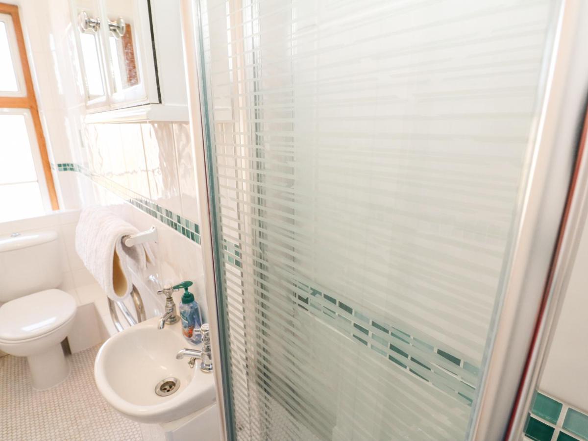Surf Song Apartment Penzance Bagian luar foto